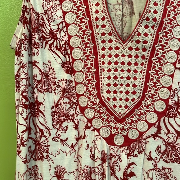 EUC Common Thread Embroidered Top - Picture 2 of 6